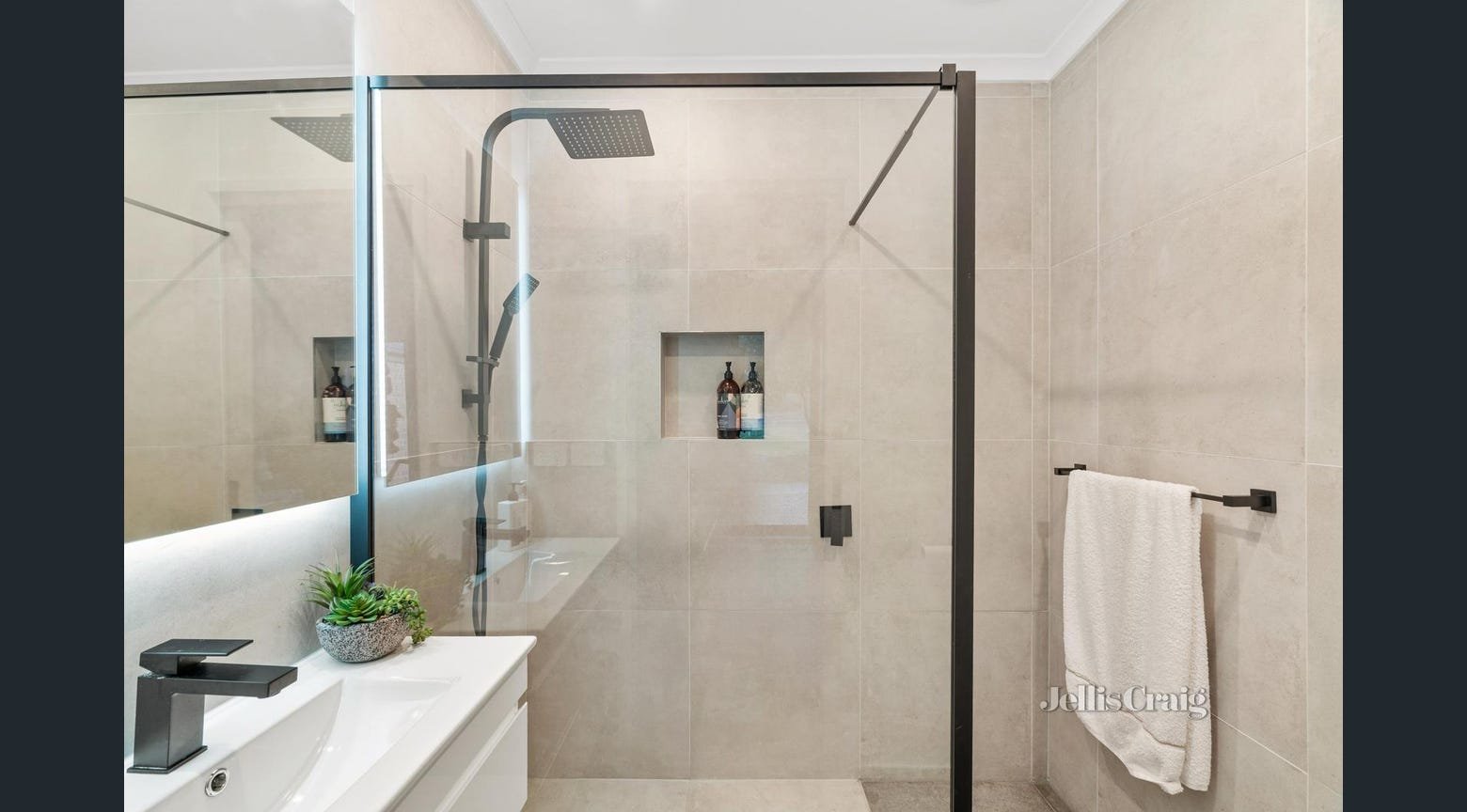 32 Garnett Road, Wheelers Hill image 10