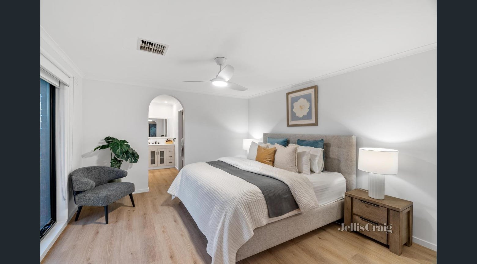 32 Garnett Road, Wheelers Hill image 7