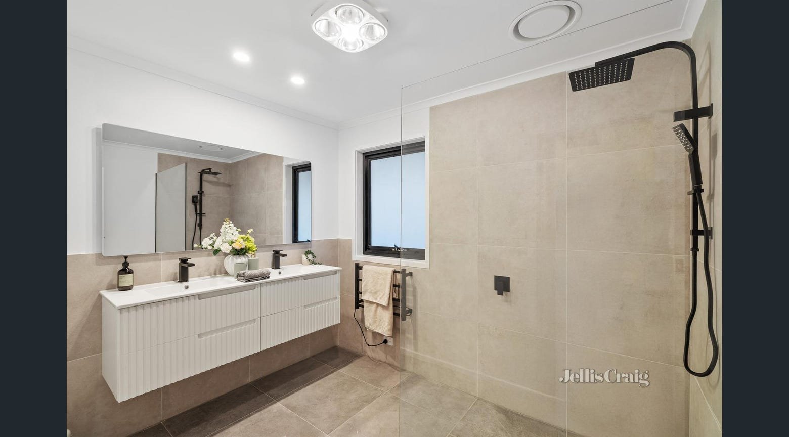 32 Garnett Road, Wheelers Hill image 9