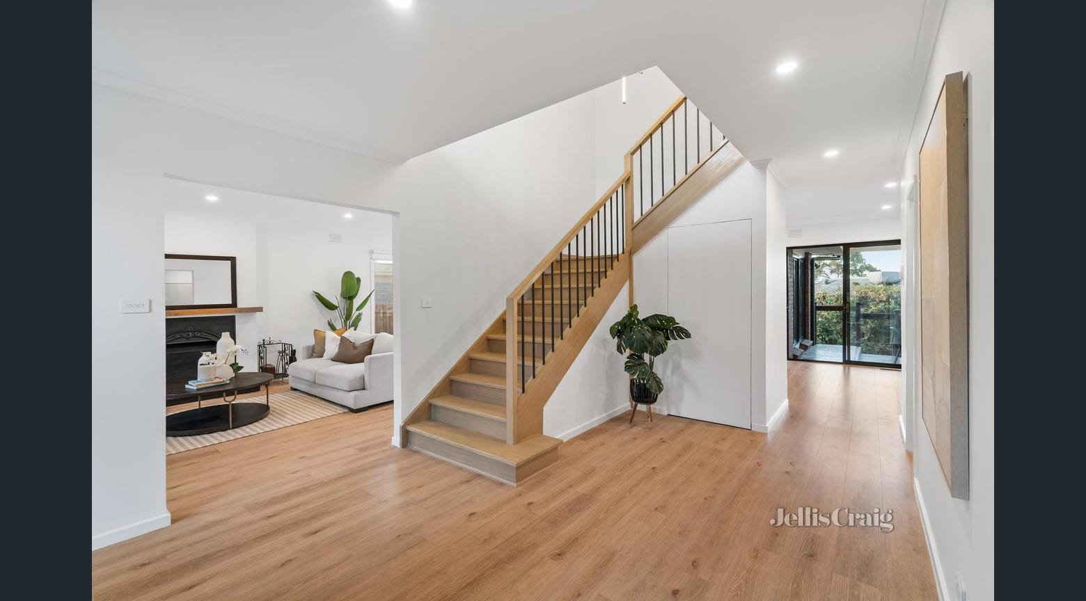 32 Garnett Road, Wheelers Hill image 5