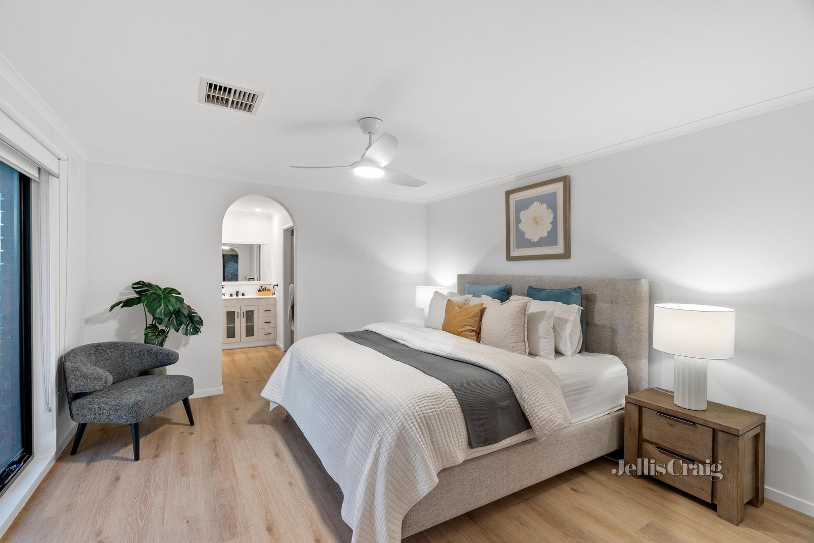 32 Garnett Road, Wheelers Hill image 7