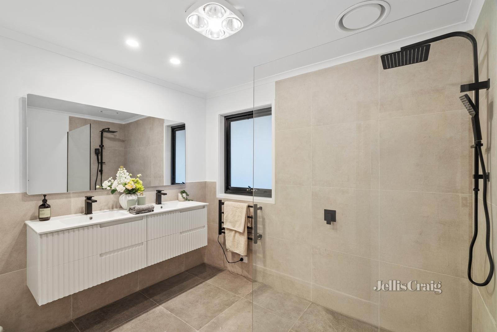 32 Garnett Road, Wheelers Hill image 8