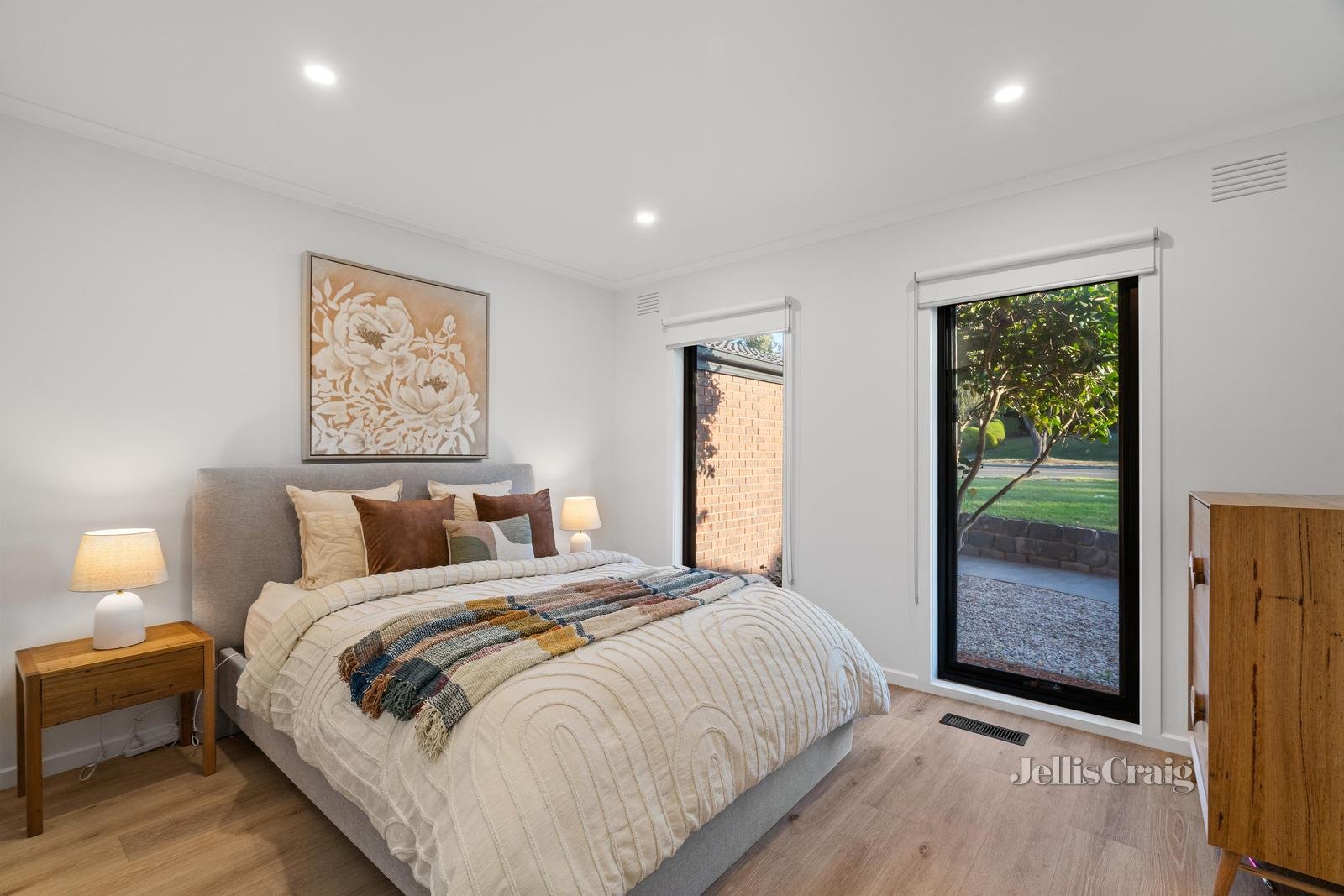 32 Garnett Road, Wheelers Hill image 9