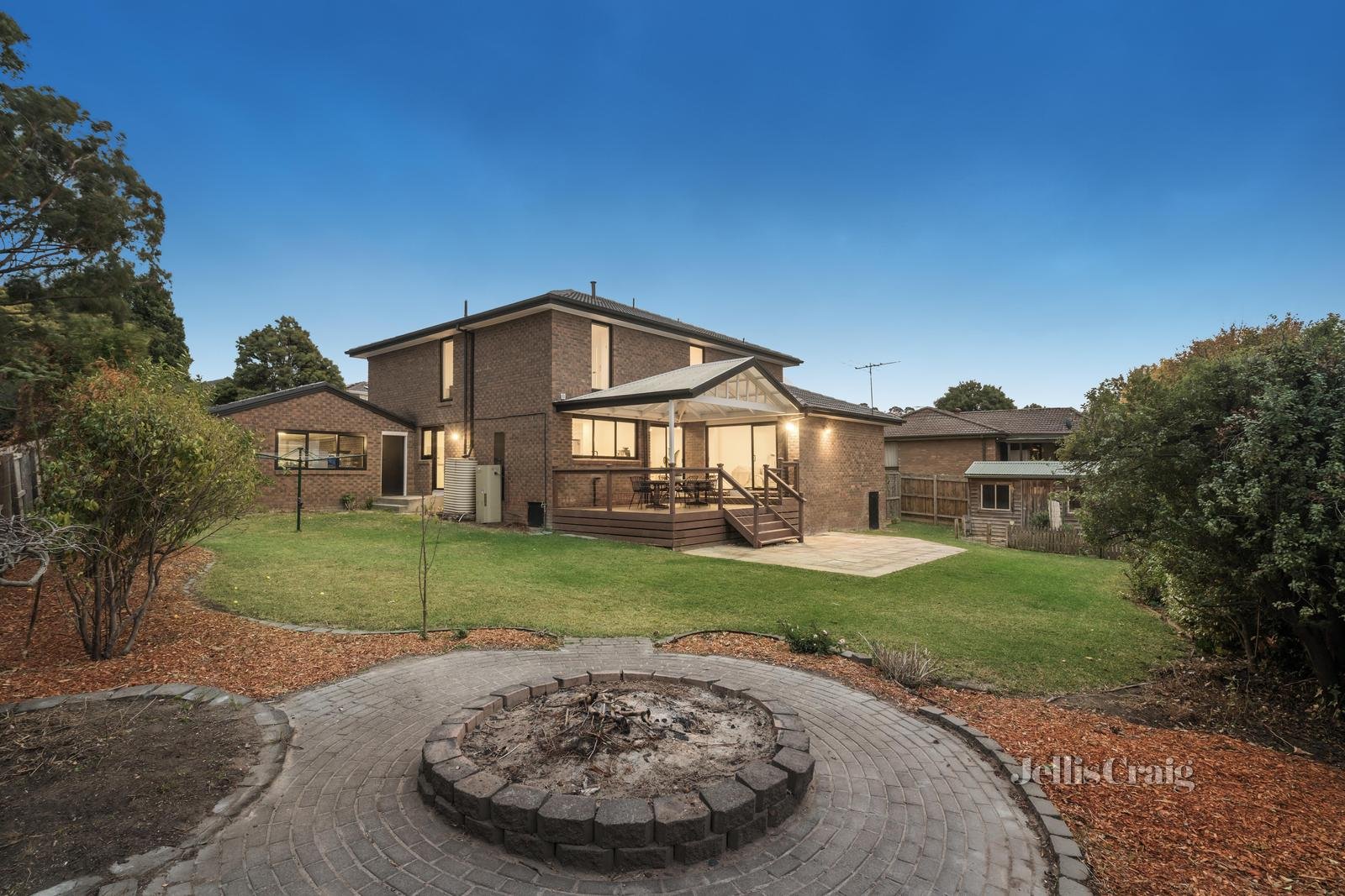 32 Garnett Road, Wheelers Hill image 12