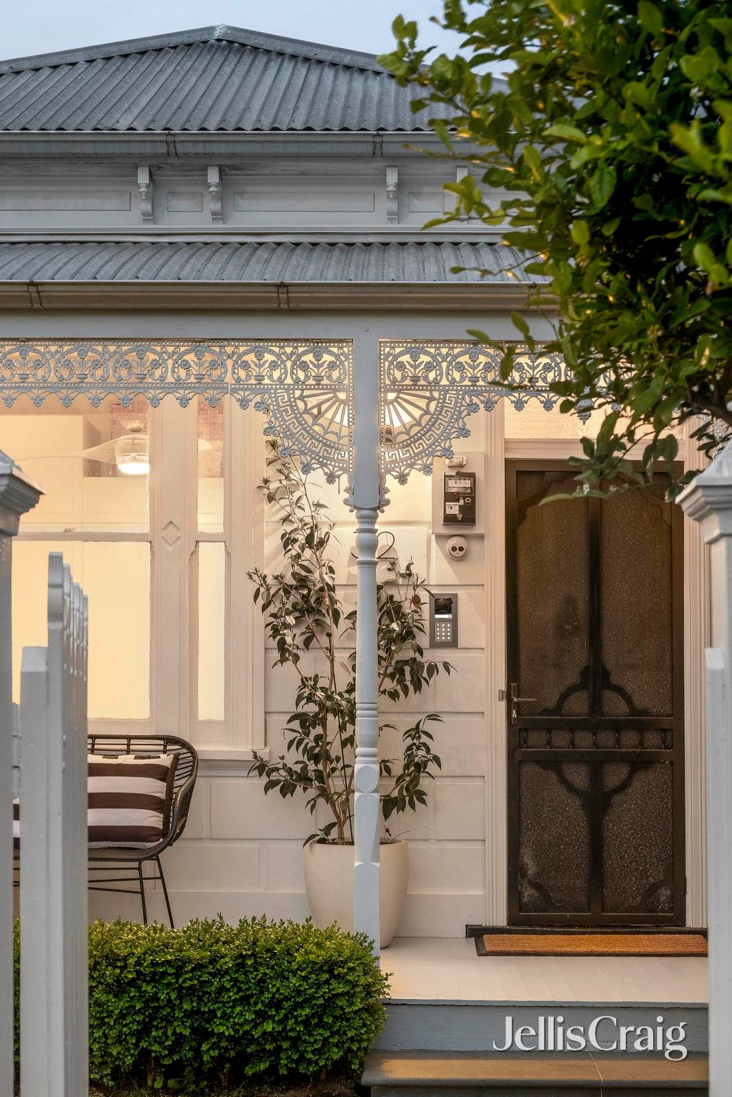 32 Gladstone Avenue, Northcote image 2