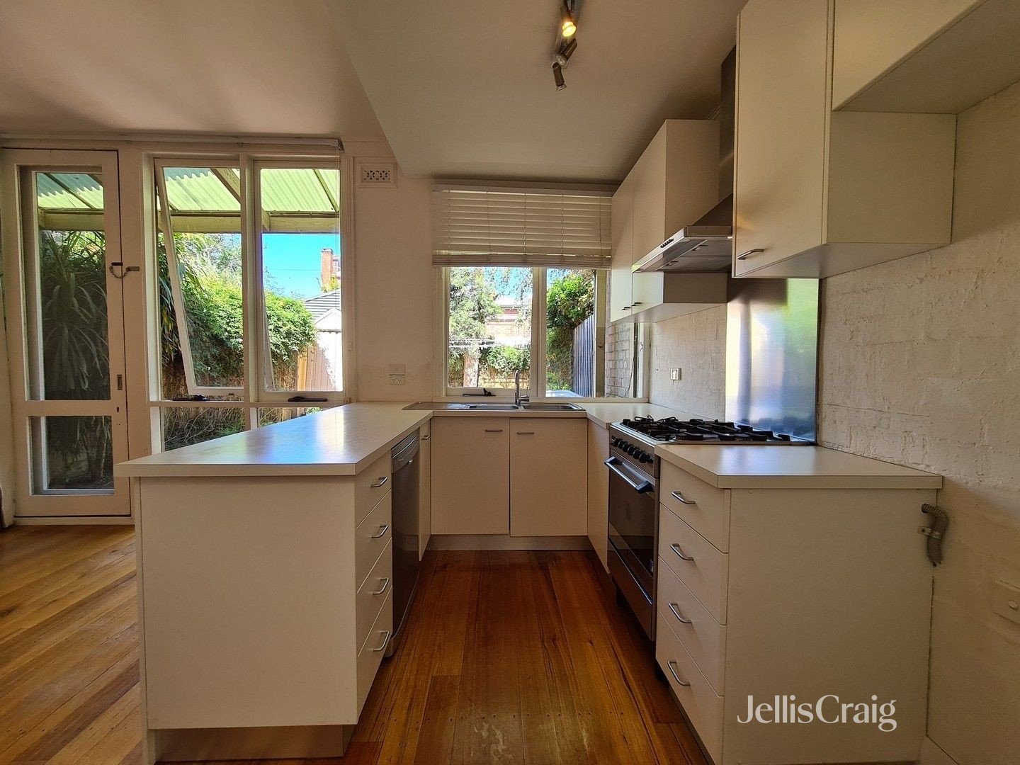 32 Gordon Street, Clifton Hill image 3