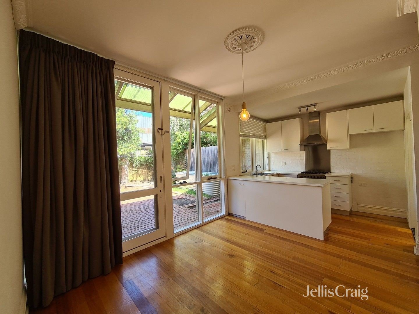 32 Gordon Street, Clifton Hill image 2