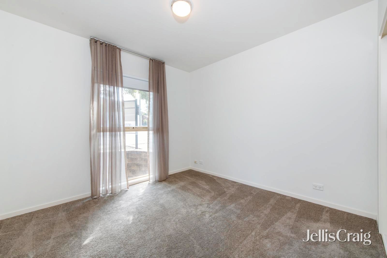 3/2 Grand Boulevard, Montmorency image 4