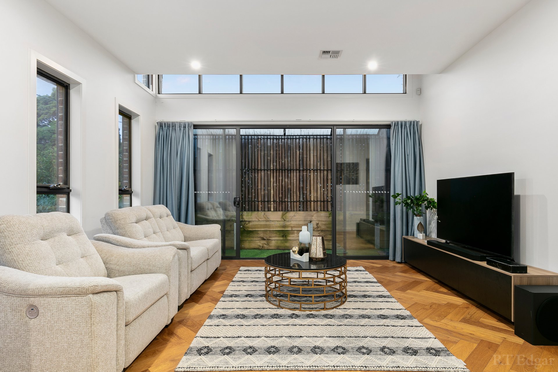 Property Gallery Thumbnail 2