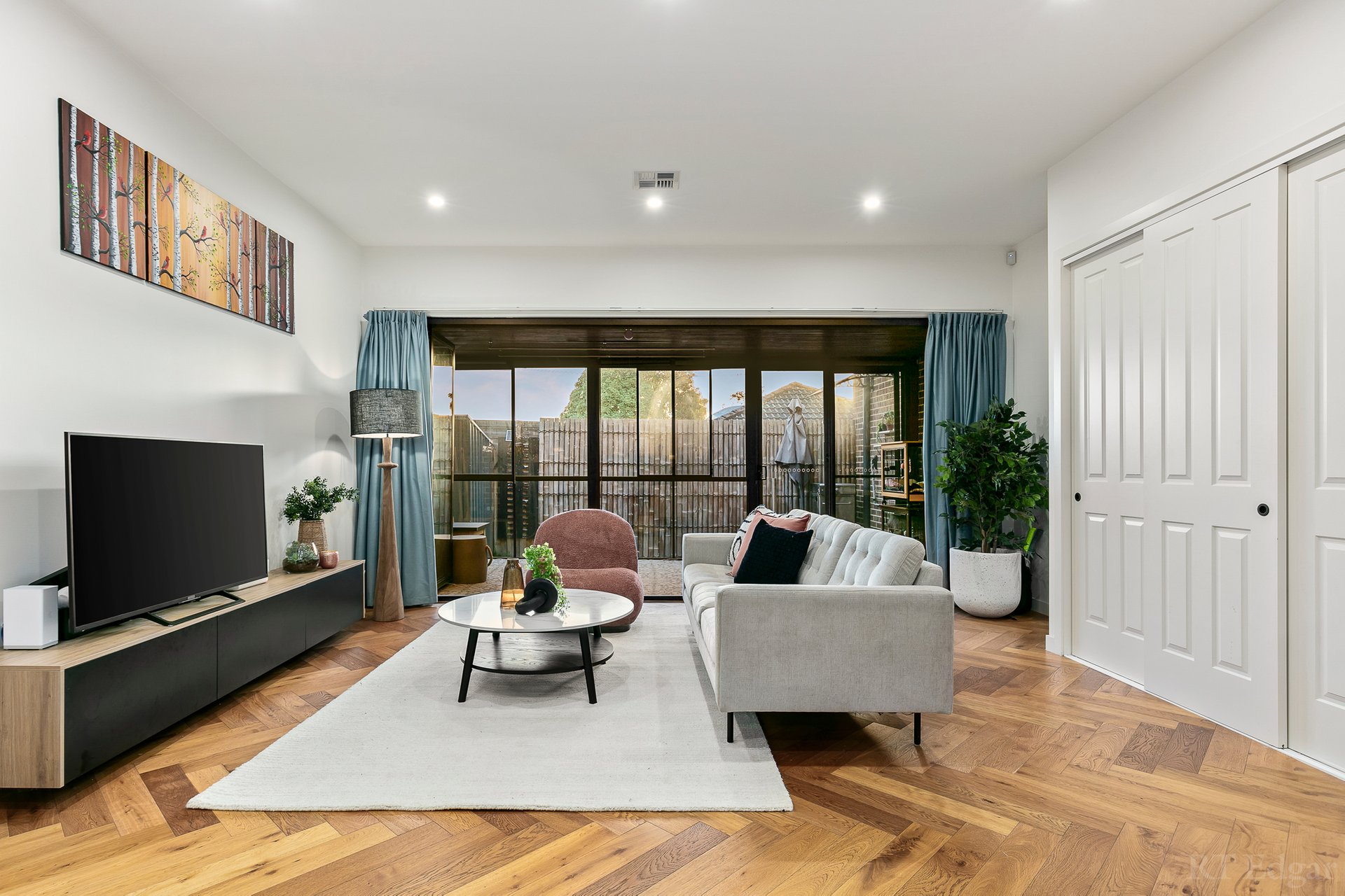 Property Gallery Thumbnail 3