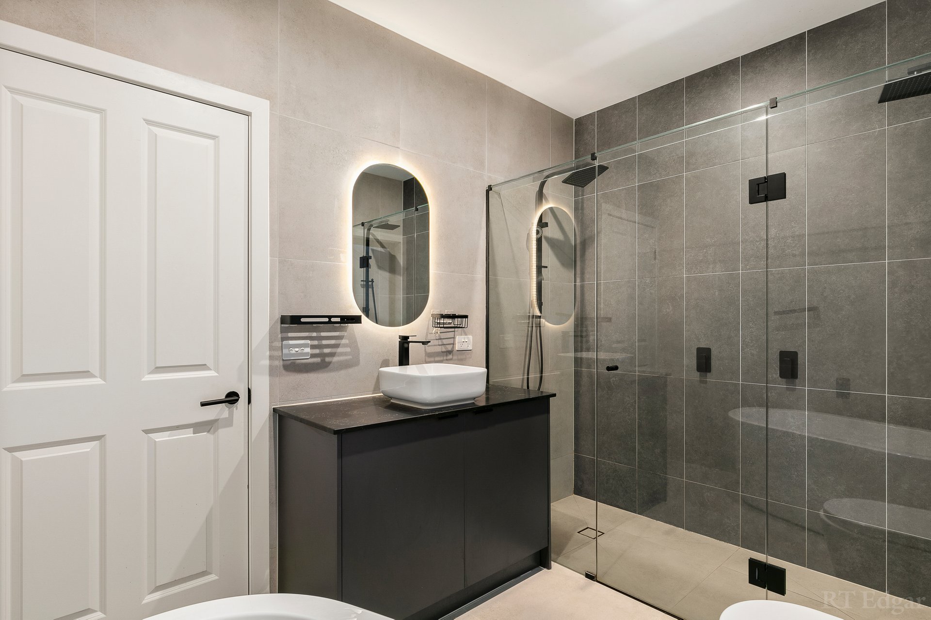 Property Gallery Thumbnail 9