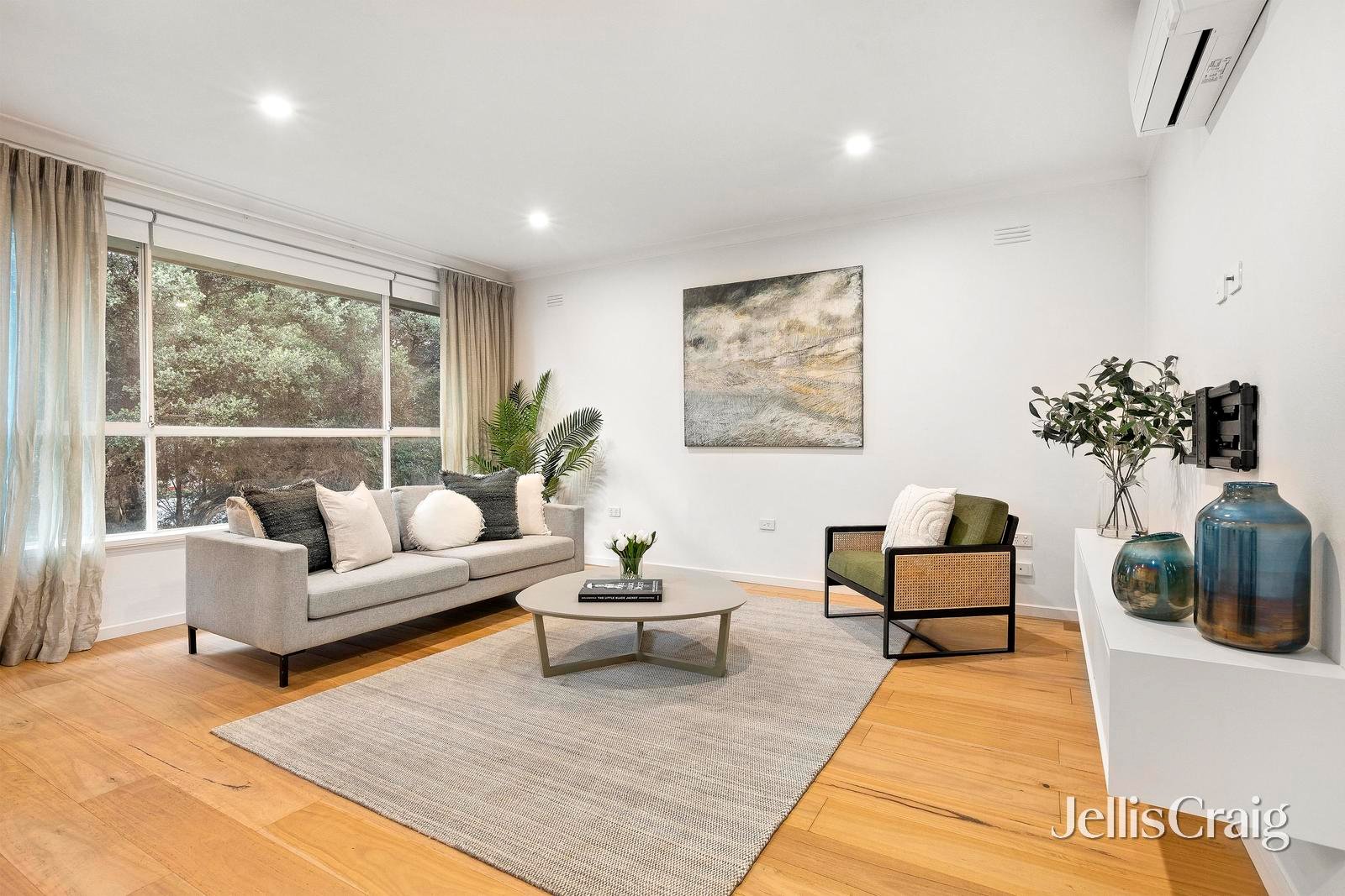 3/2 Greig Court, Elwood image 2