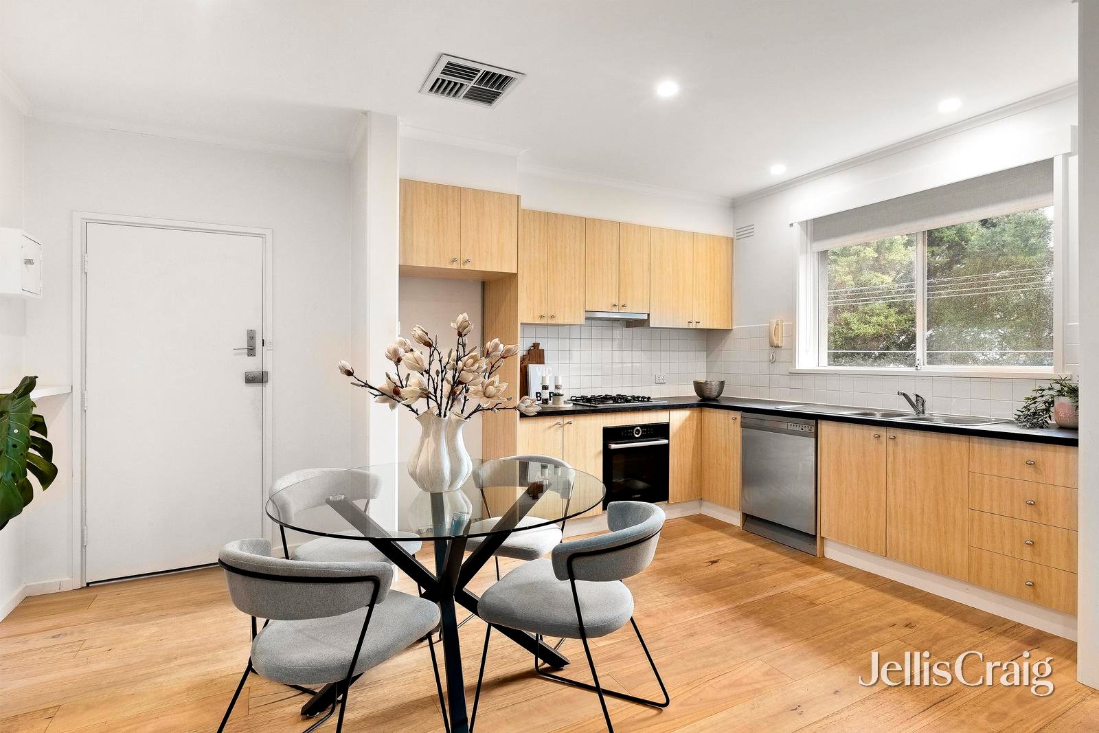 3/2 Greig Court, Elwood image 5