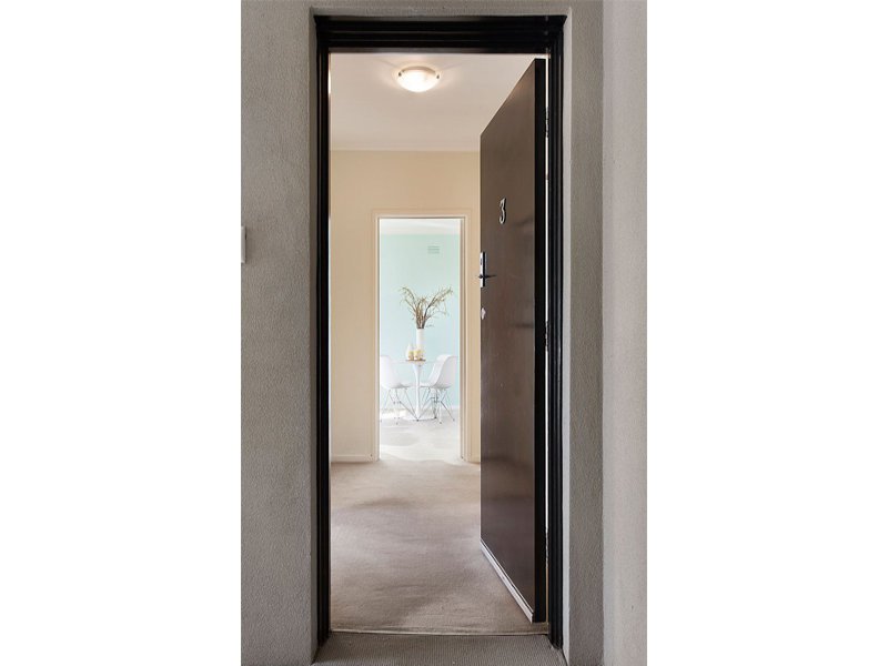 3/2 Greig Court, Elwood image 6