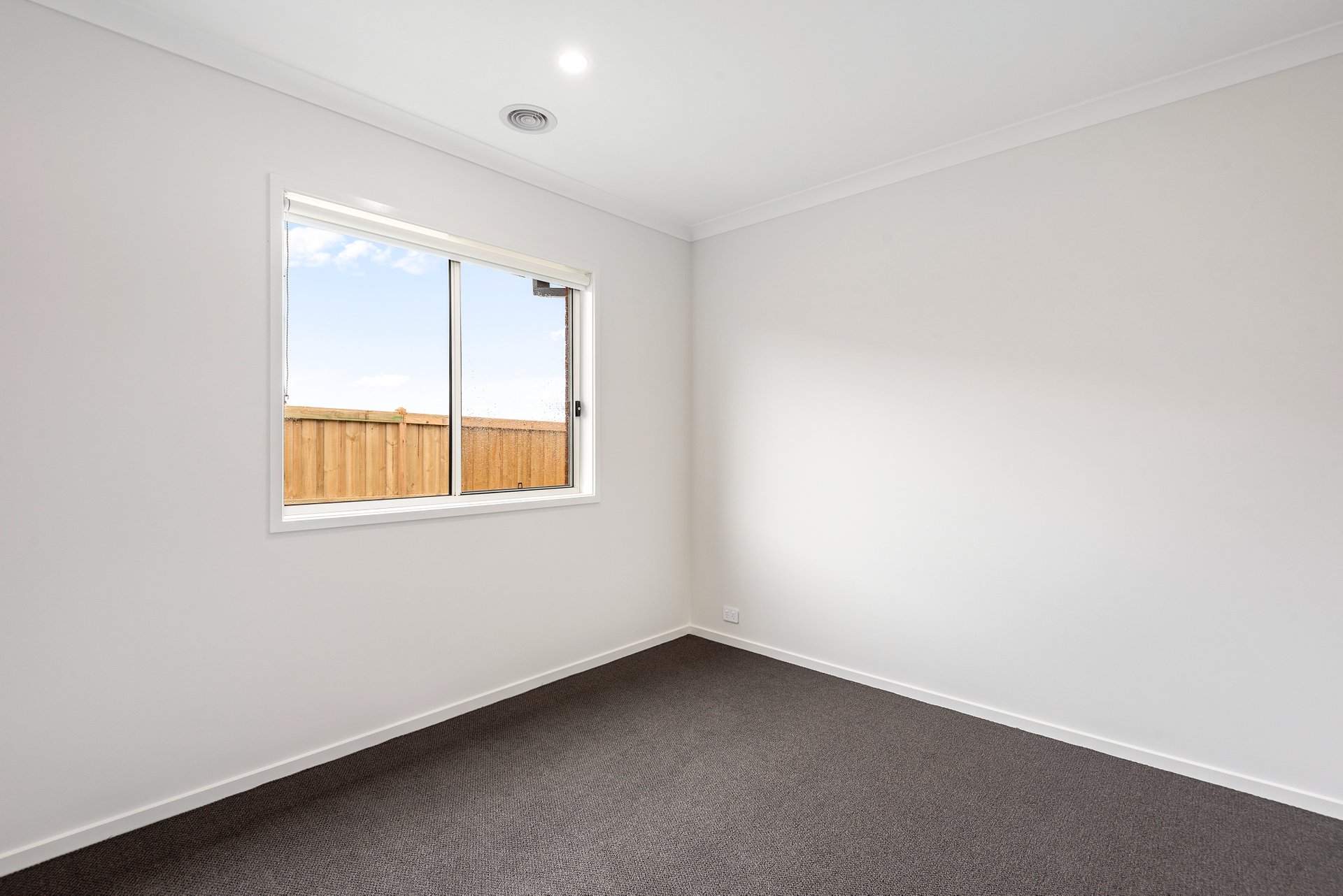 Property Gallery Thumbnail 7