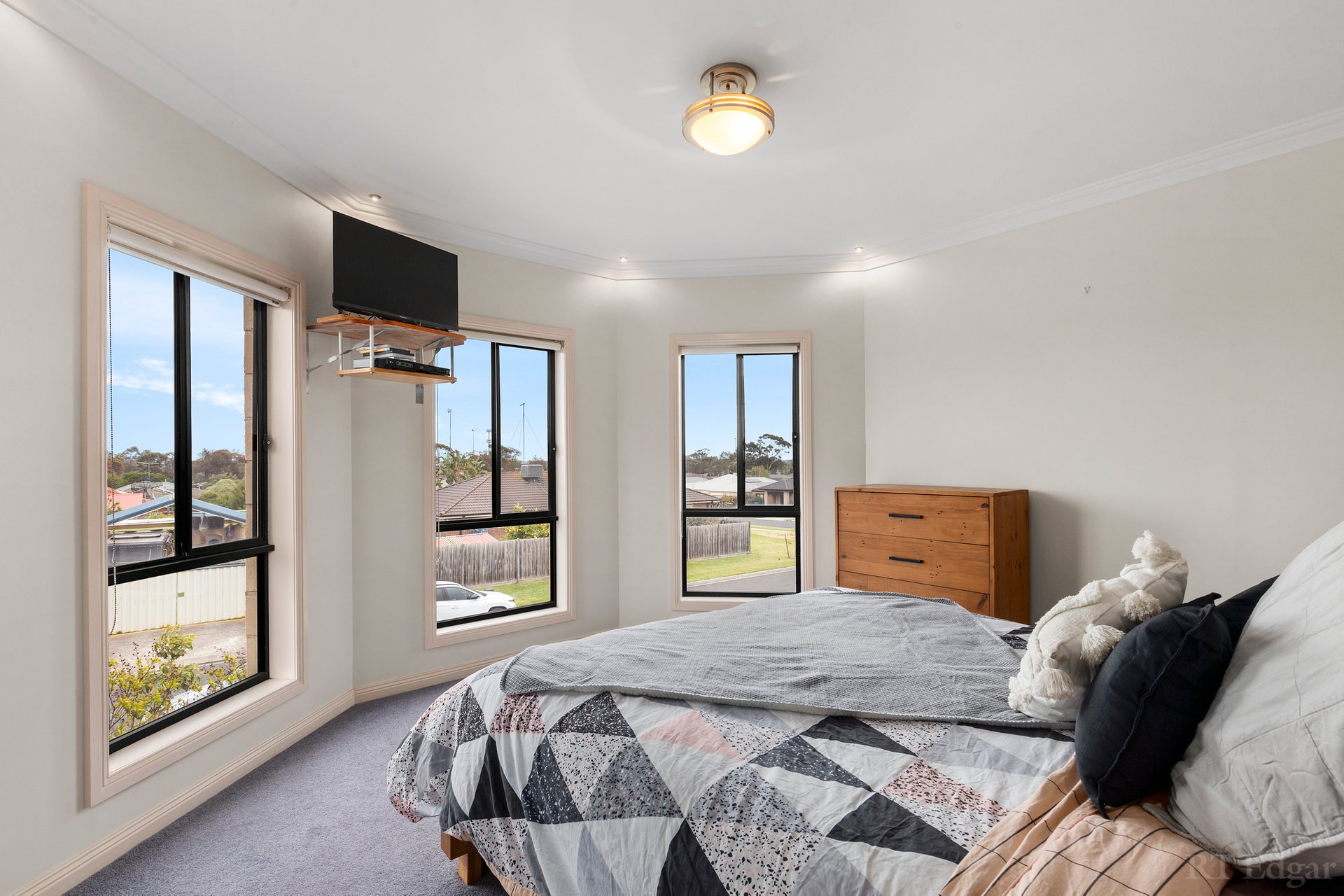 Property Gallery Thumbnail 9