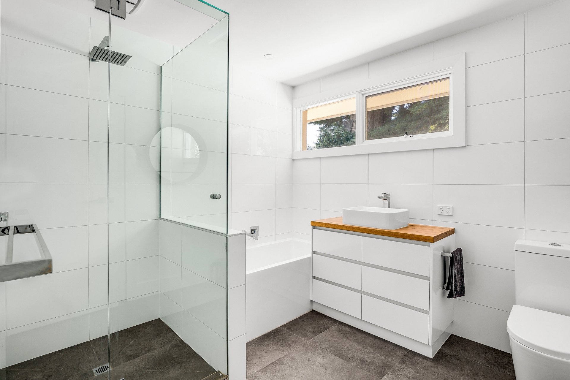 Property Gallery Thumbnail 8