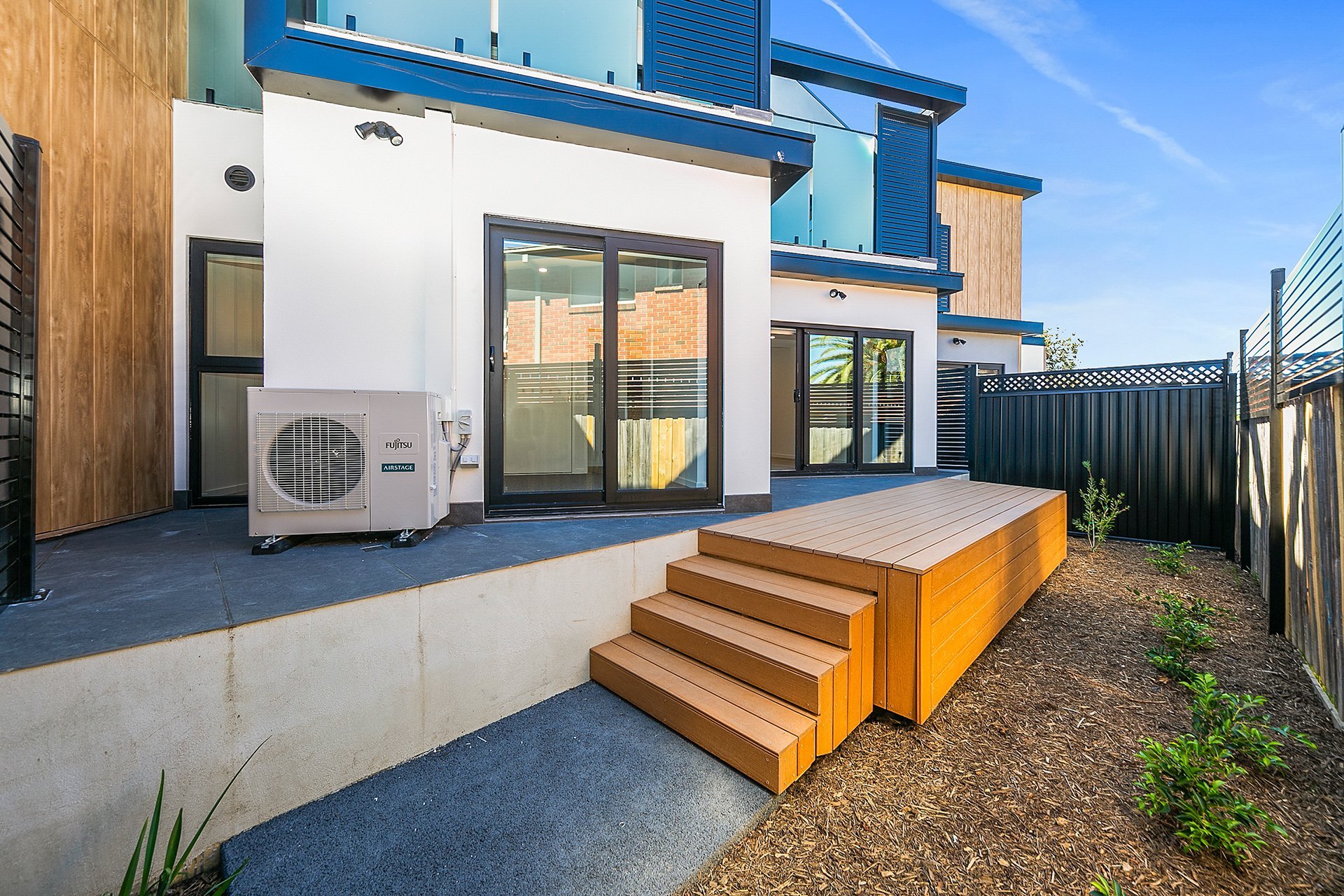 3/2 Howard Court, Clayton image 2