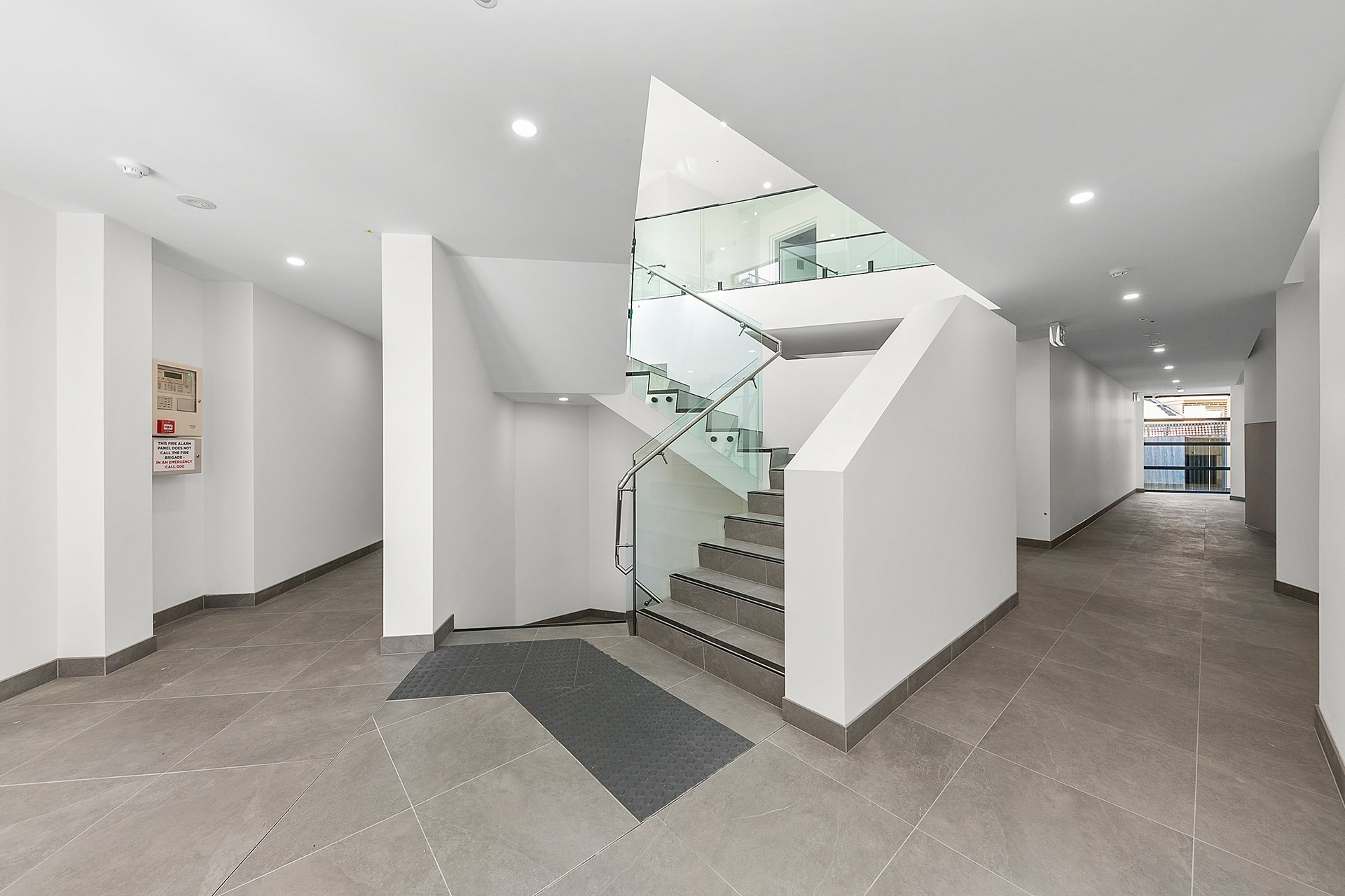 3/2 Howard Court, Clayton image 9