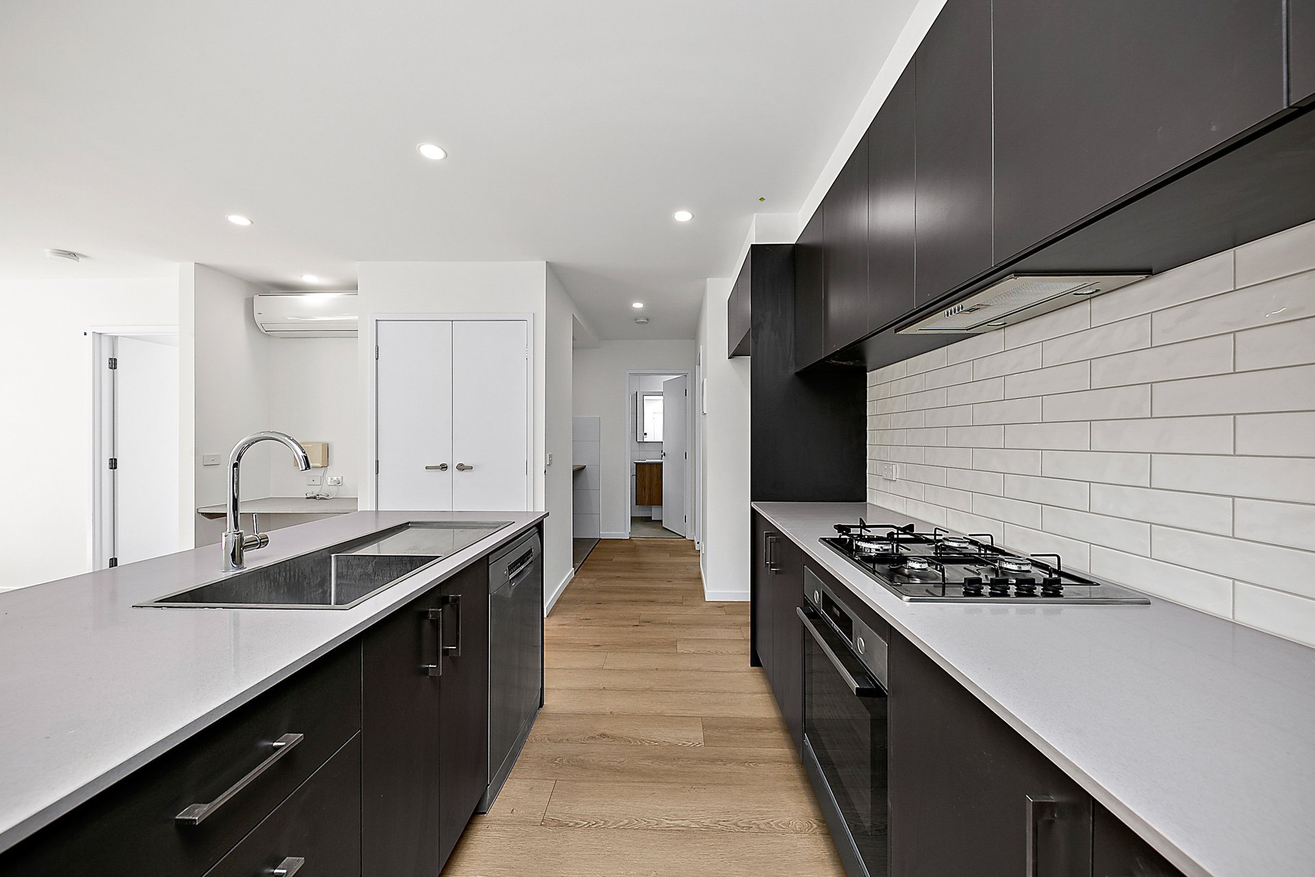 3/2 Howard Court, Clayton image 10