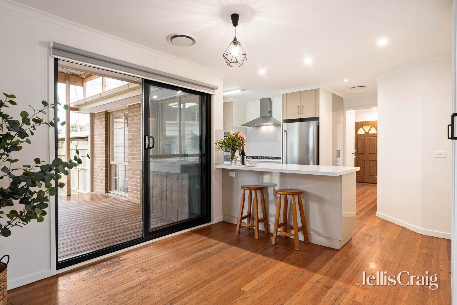 32 Huntingdon Avenue, Bayswater North image 4