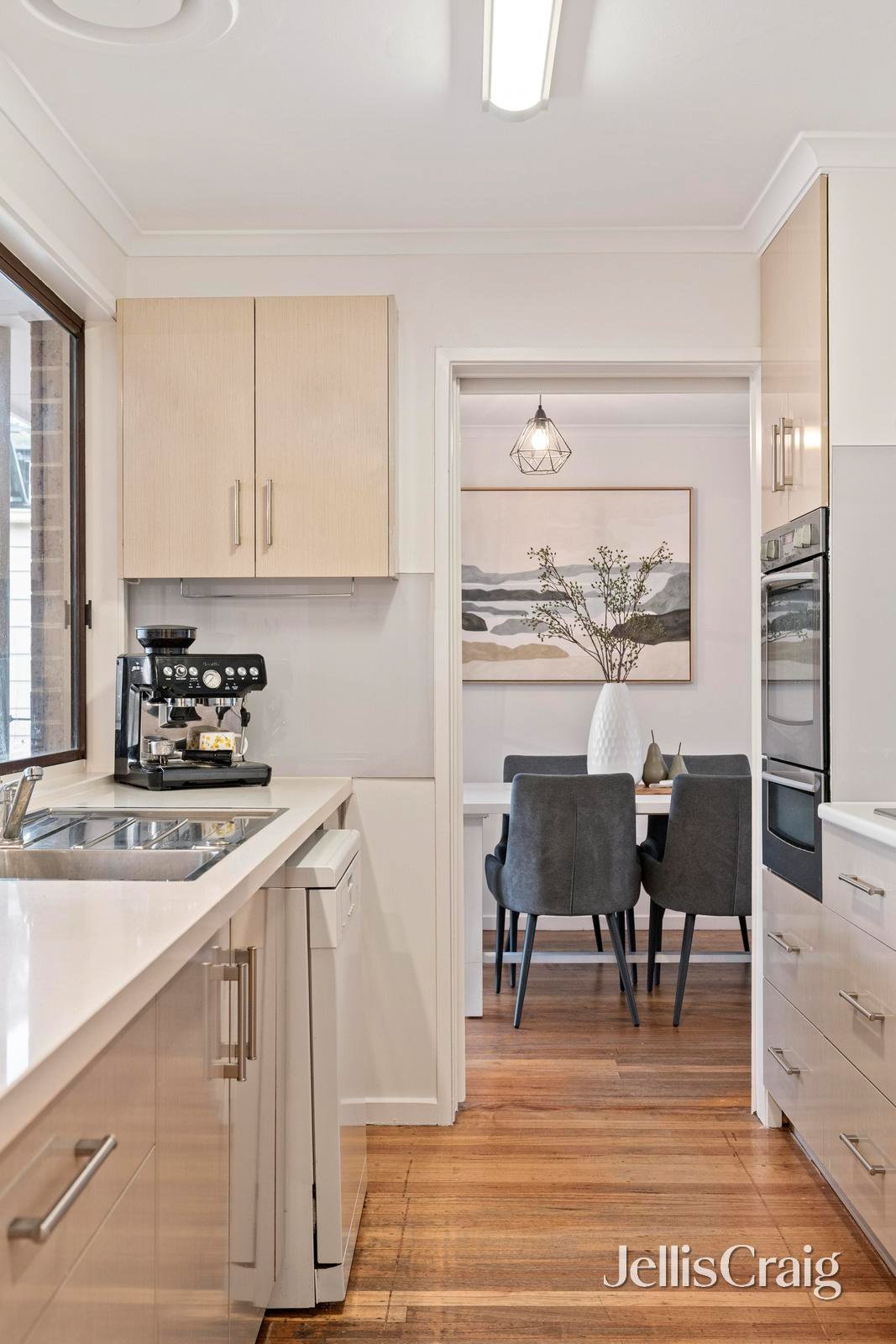 32 Huntingdon Avenue, Bayswater North image 7