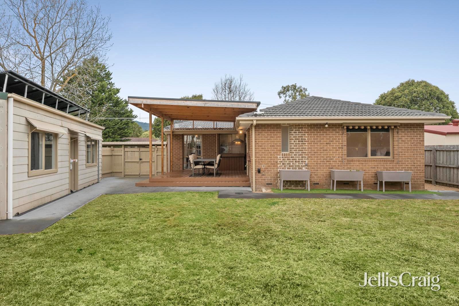 32 Huntingdon Avenue, Bayswater North image 14