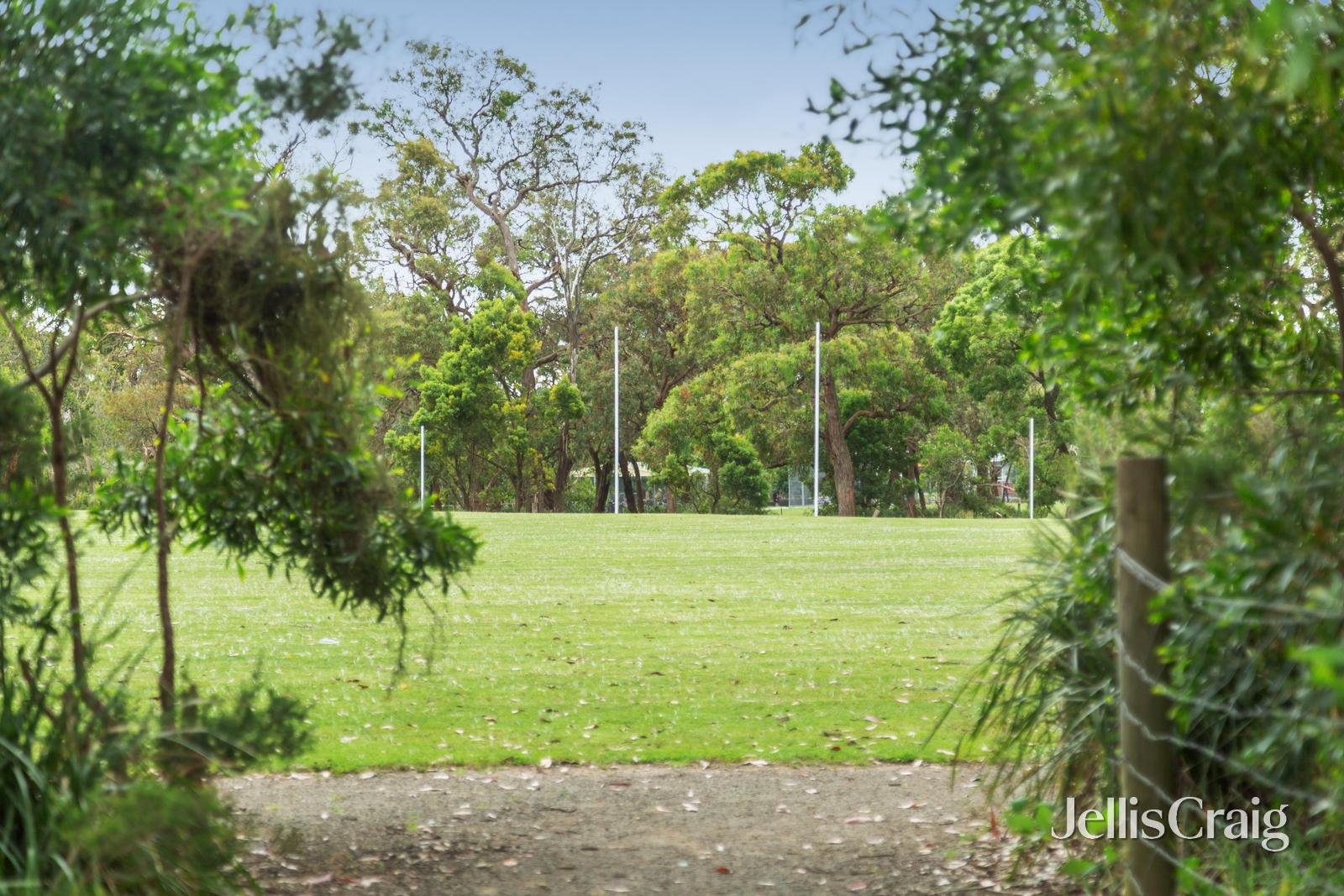 32 Huntingdon Avenue, Bayswater North image 18