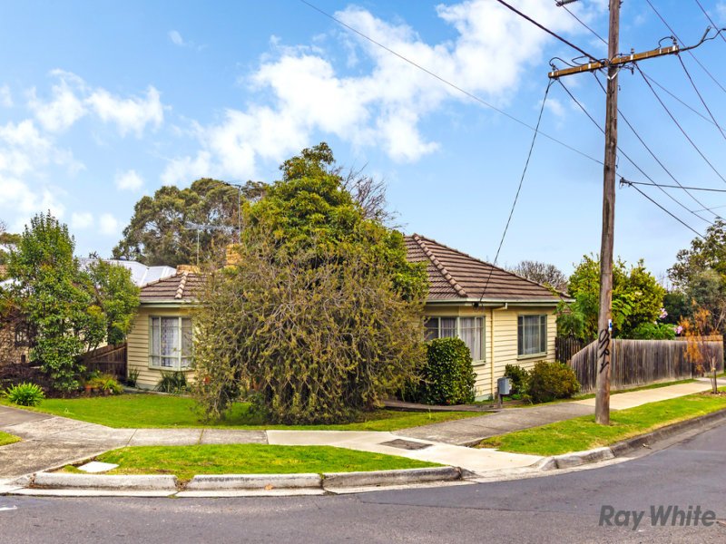 32 Indra Road, Blackburn South image 1
