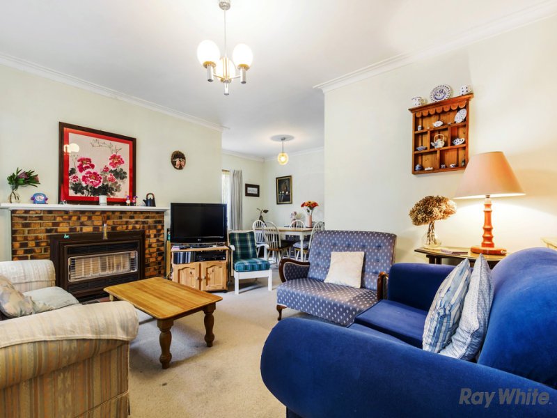 32 Indra Road, Blackburn South image 2