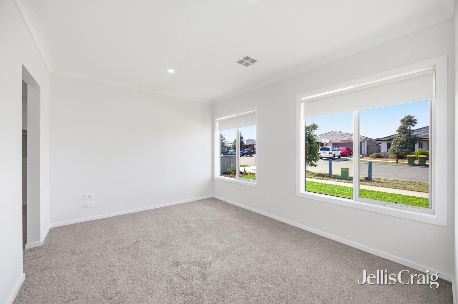 32 Invicta Drive, Smythes&nbsp;Creek image 2