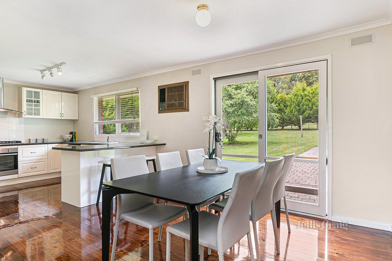 32 Jason Drive, Woodend image 3