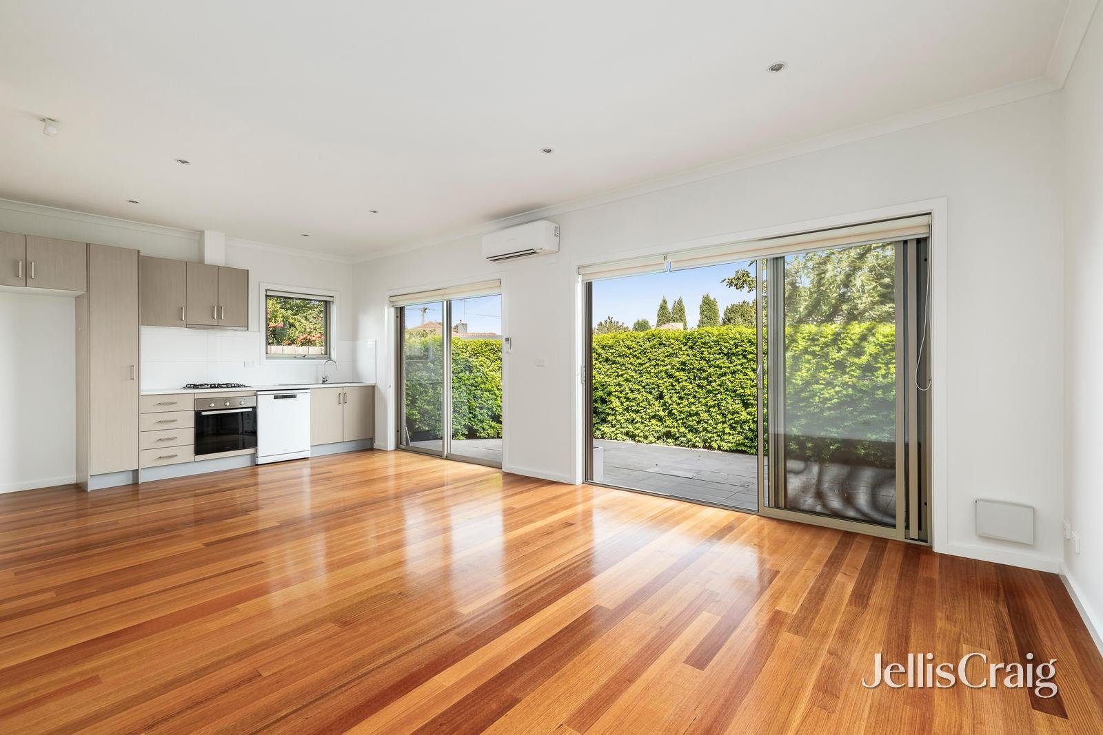 3/2 Jelf Court, Fawkner image 2