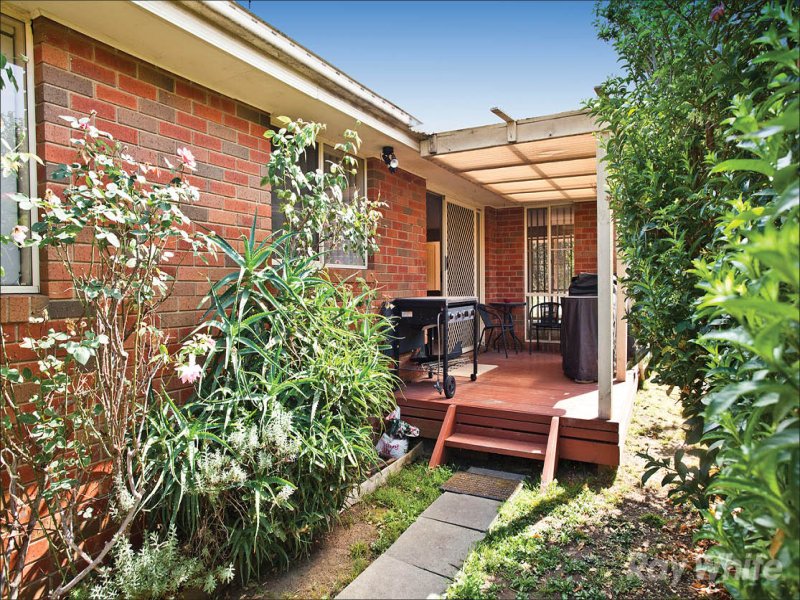 32 Jodi Avenue, Wheelers Hill image 7