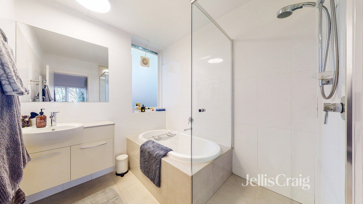 3/2 Karbarook Avenue, Prahran image 8