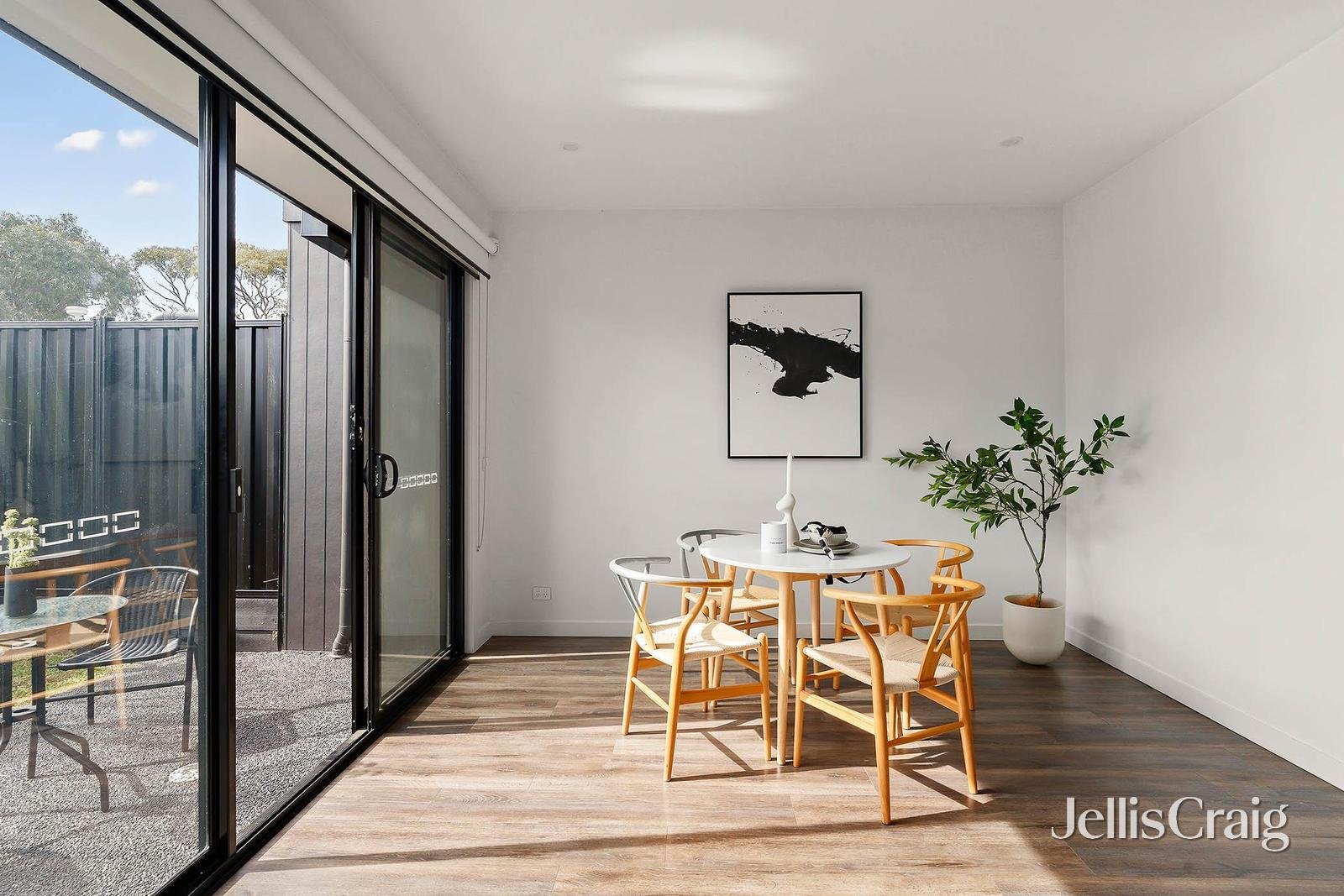 3/2 Kingsford Street, Braybrook image 3