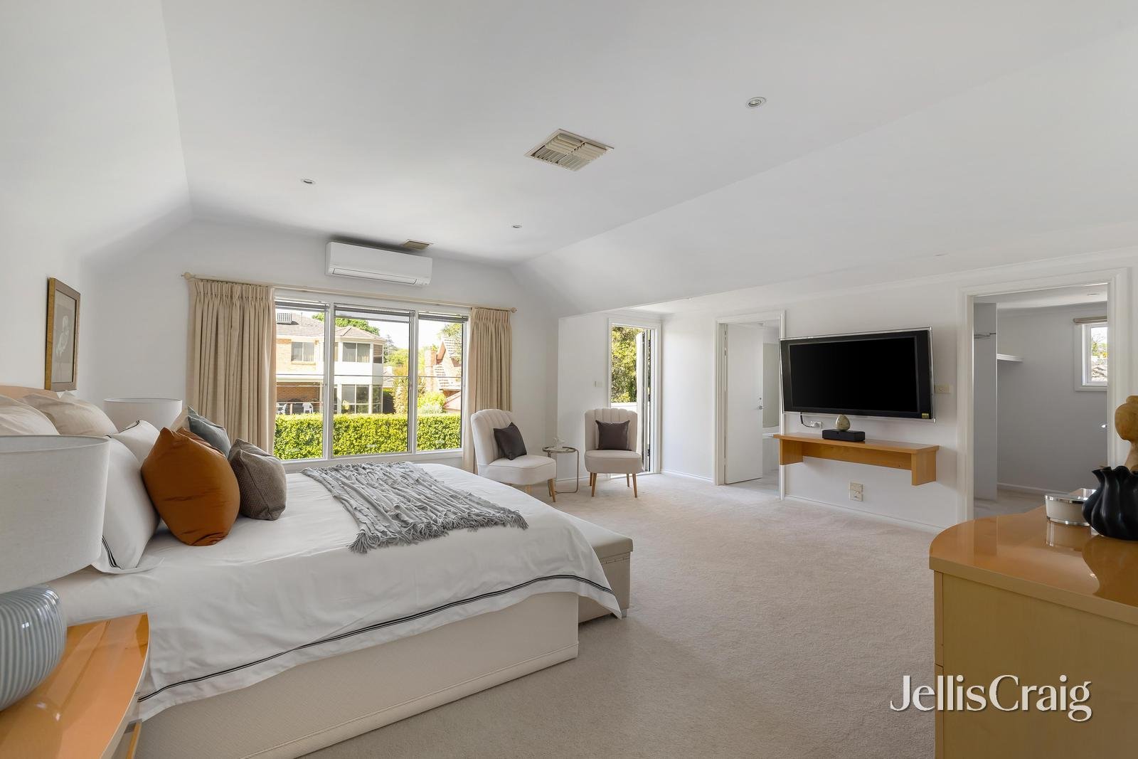 32 Kyora Parade, Balwyn North image 6
