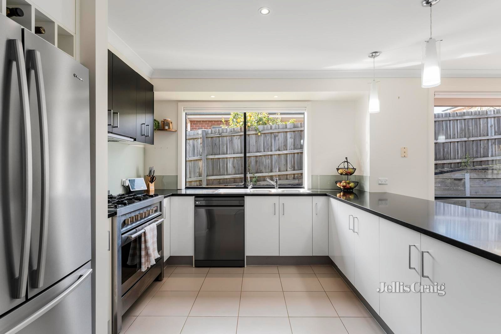 32 Larbert Road, Mooroolbark image 3