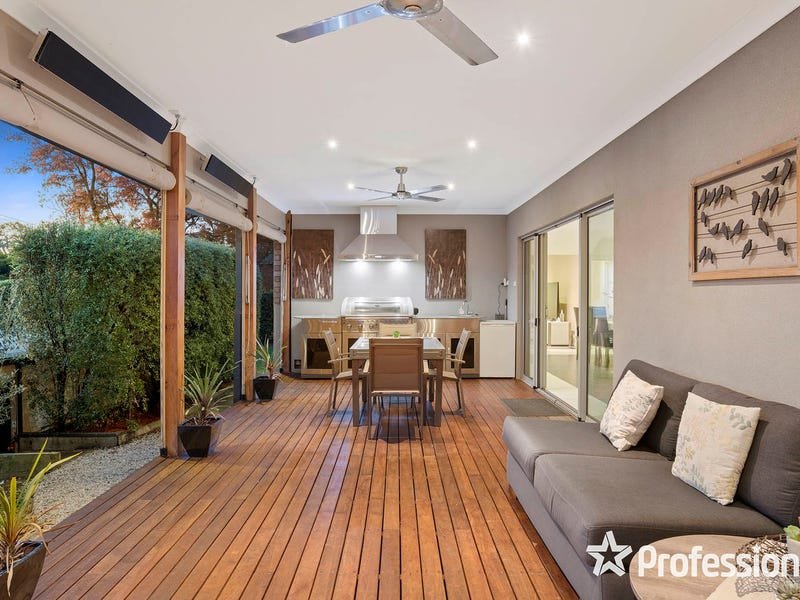 32 Larnook Crescent, Mooroolbark image 12