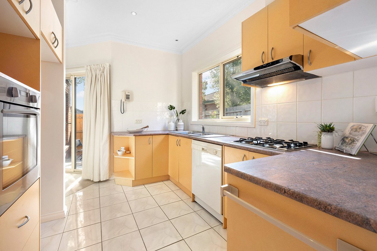 3/2 Leach Avenue, Box Hill North image 6