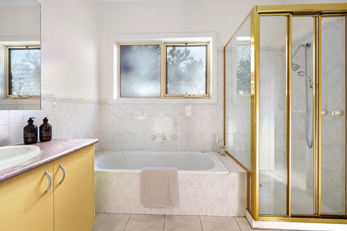 3/2 Leach Avenue, Box Hill North image 8