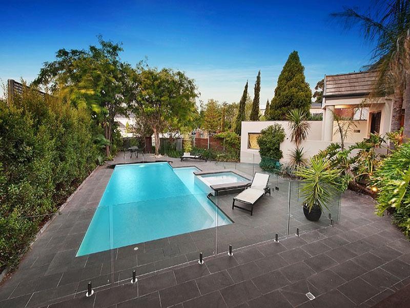 32 Linckens Crescent, Balwyn image 9