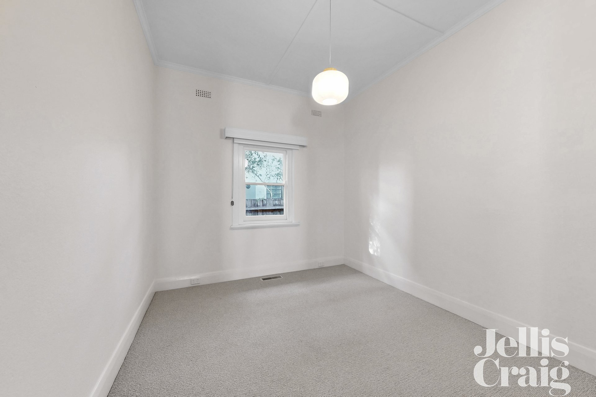32 Lindsay Avenue, Murrumbeena image 5