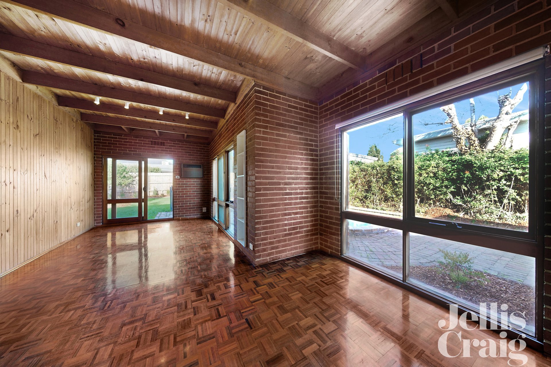 32 Lindsay Avenue, Murrumbeena image 8