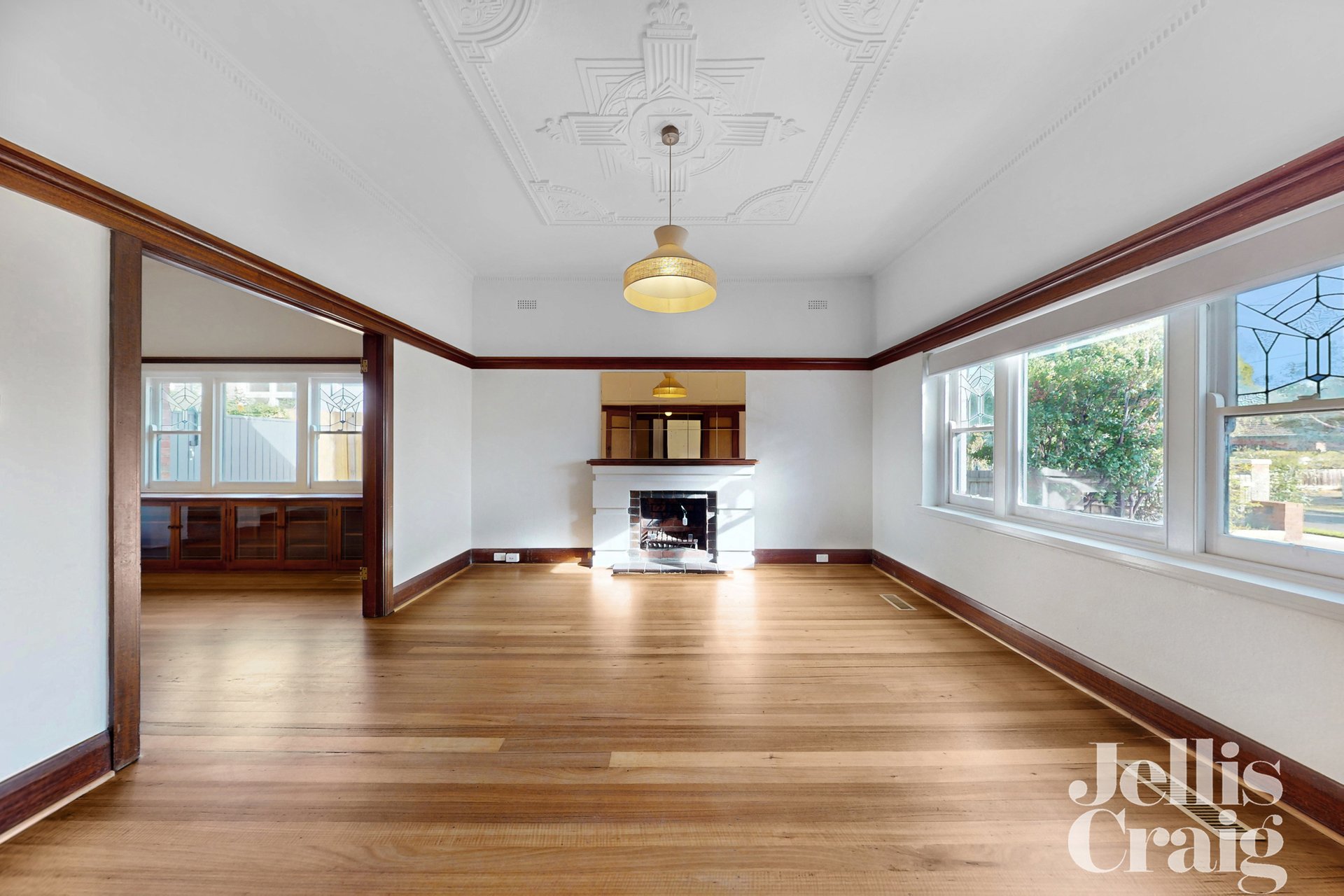 32 Lindsay Avenue, Murrumbeena image 2