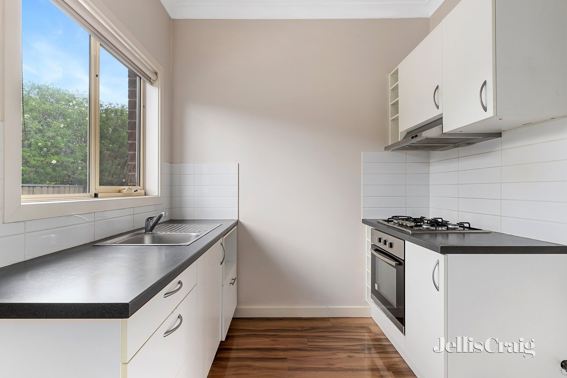 3/2 Lloyd Avenue, Epping image 2
