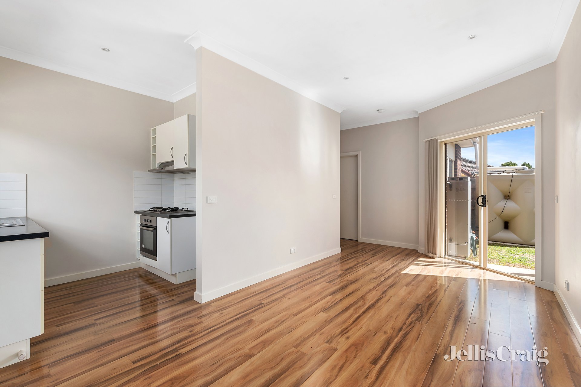 3/2 Lloyd Avenue, Epping image 3