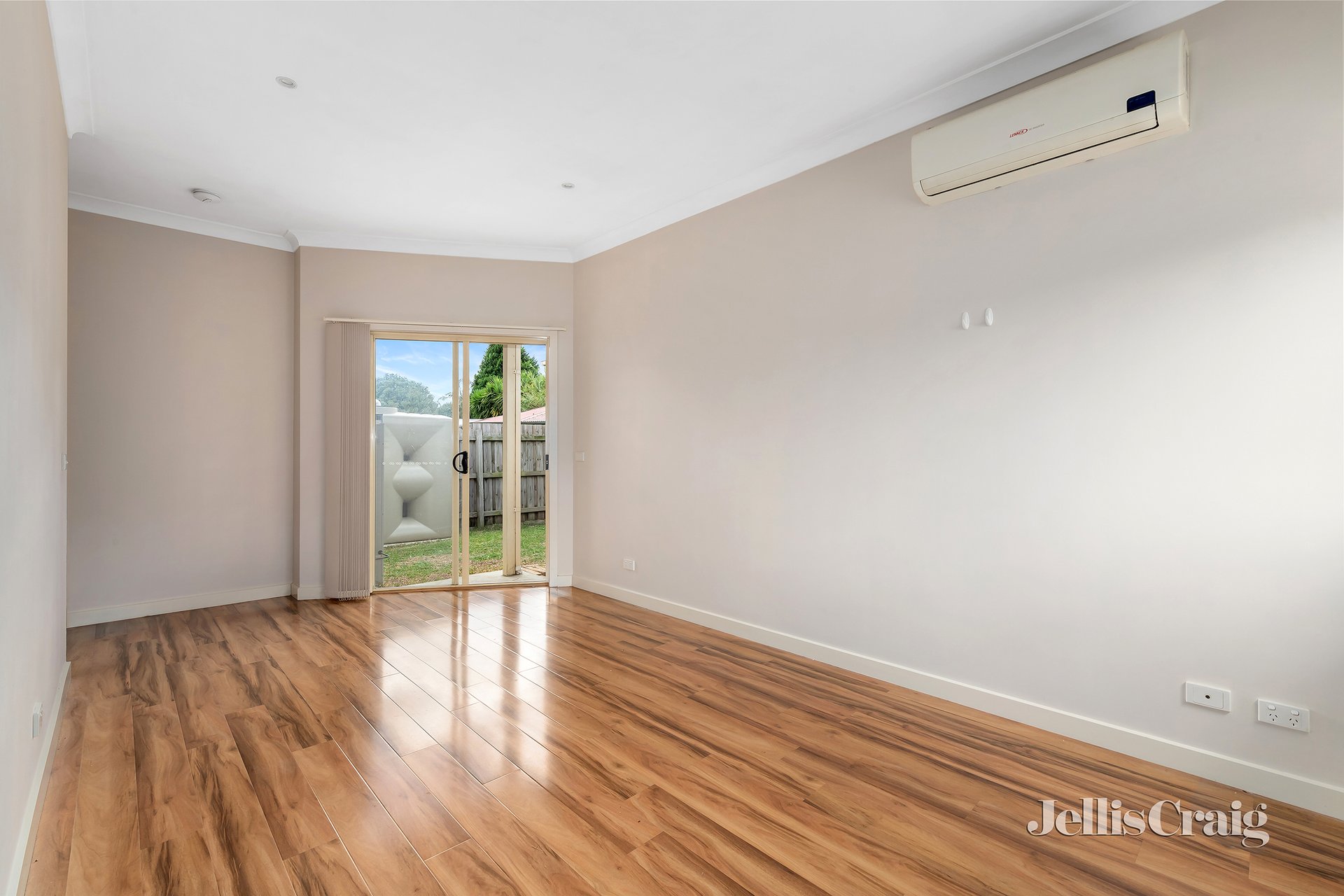 3/2 Lloyd Avenue, Epping image 4