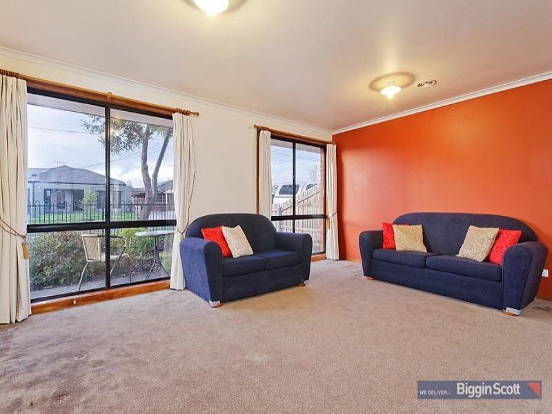 32 Macneil Drive, Altona Meadows image 3