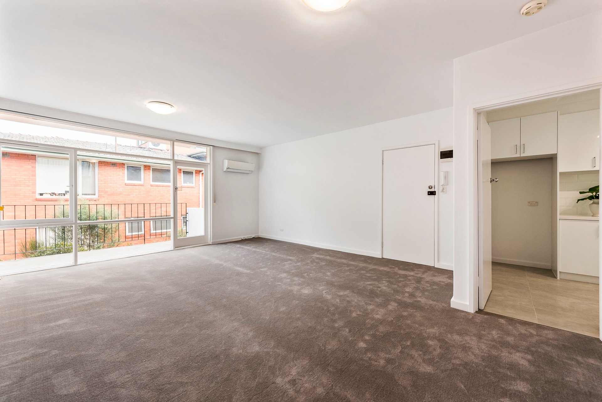 Property Gallery Thumbnail 5